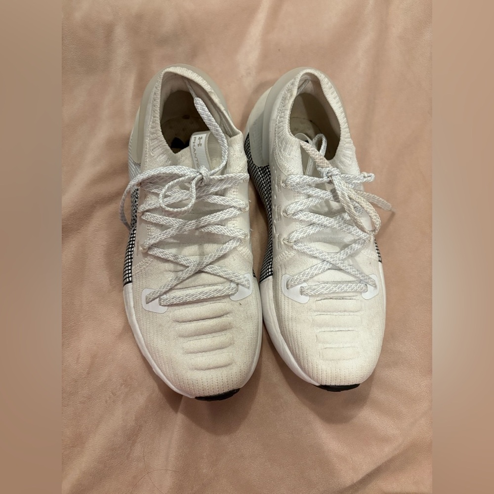 Under Armour Women's Hover Phantom 3 Size 6 White